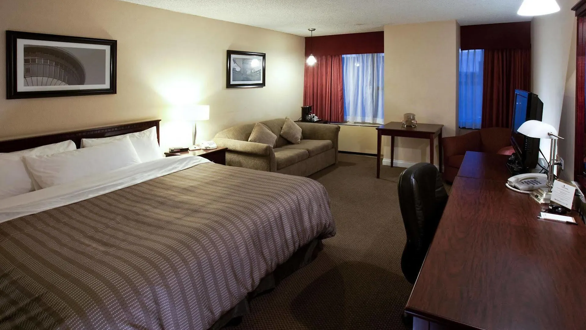Sandman Signature Calgary Downtown Hotel